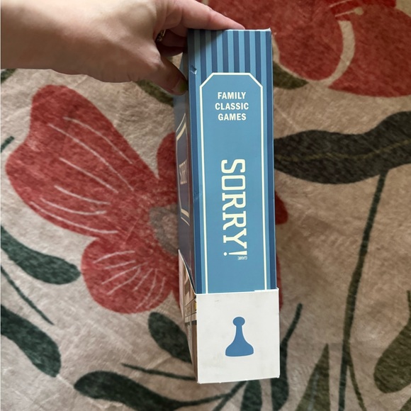 Hearth & Hand Magnolia Sorry Board Game Book Style NEW - Picture 4 of 5